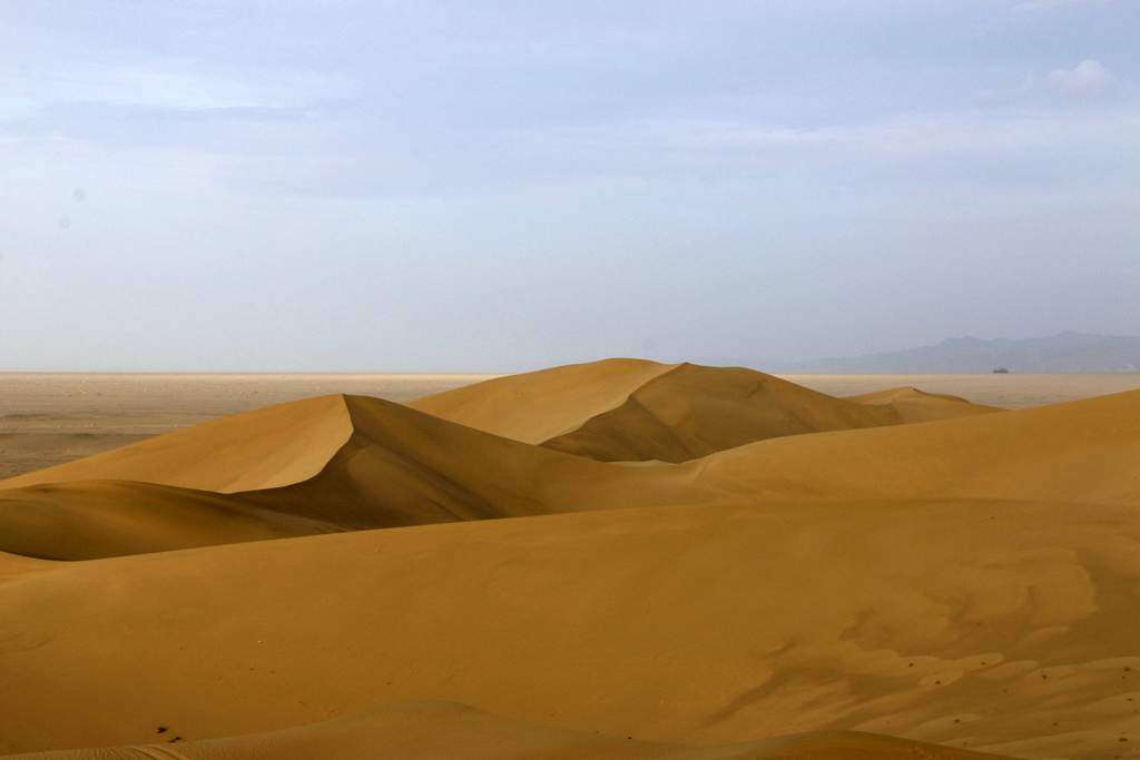 Dunhuang Discovery: Desertscapes and Grottoes